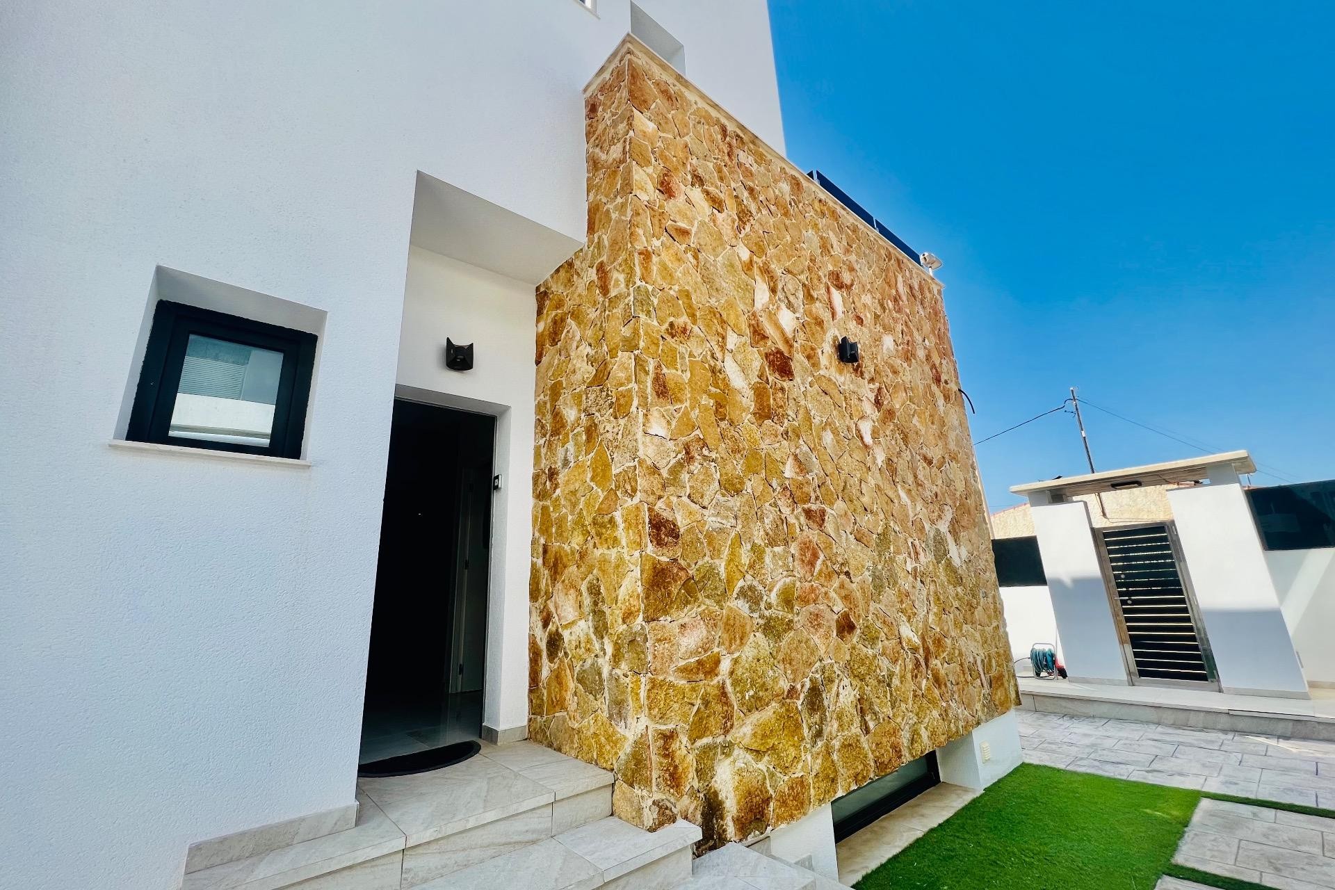 Resale - Villa - Torrevieja - Las calas