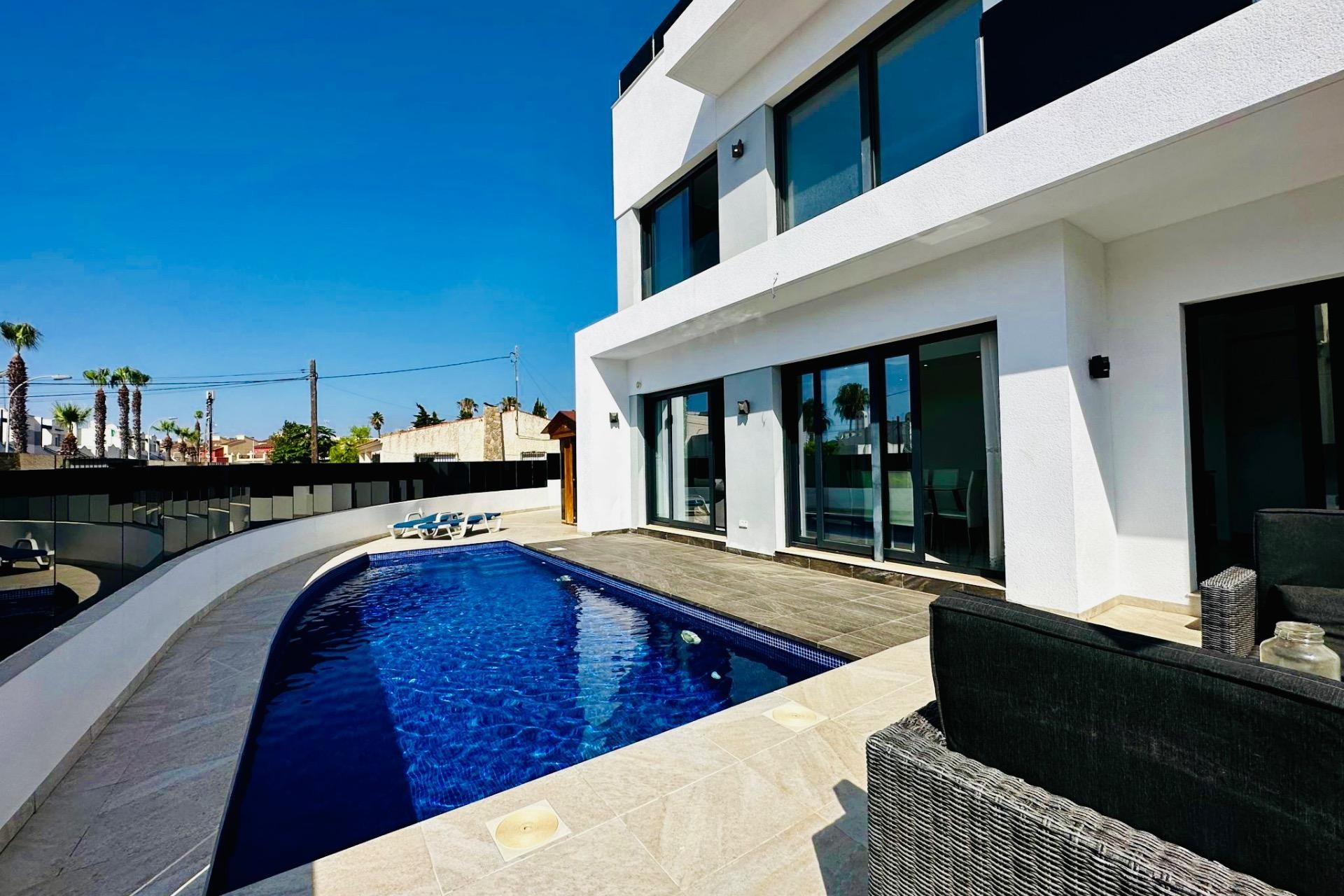 Resale - Villa - Torrevieja - Las calas