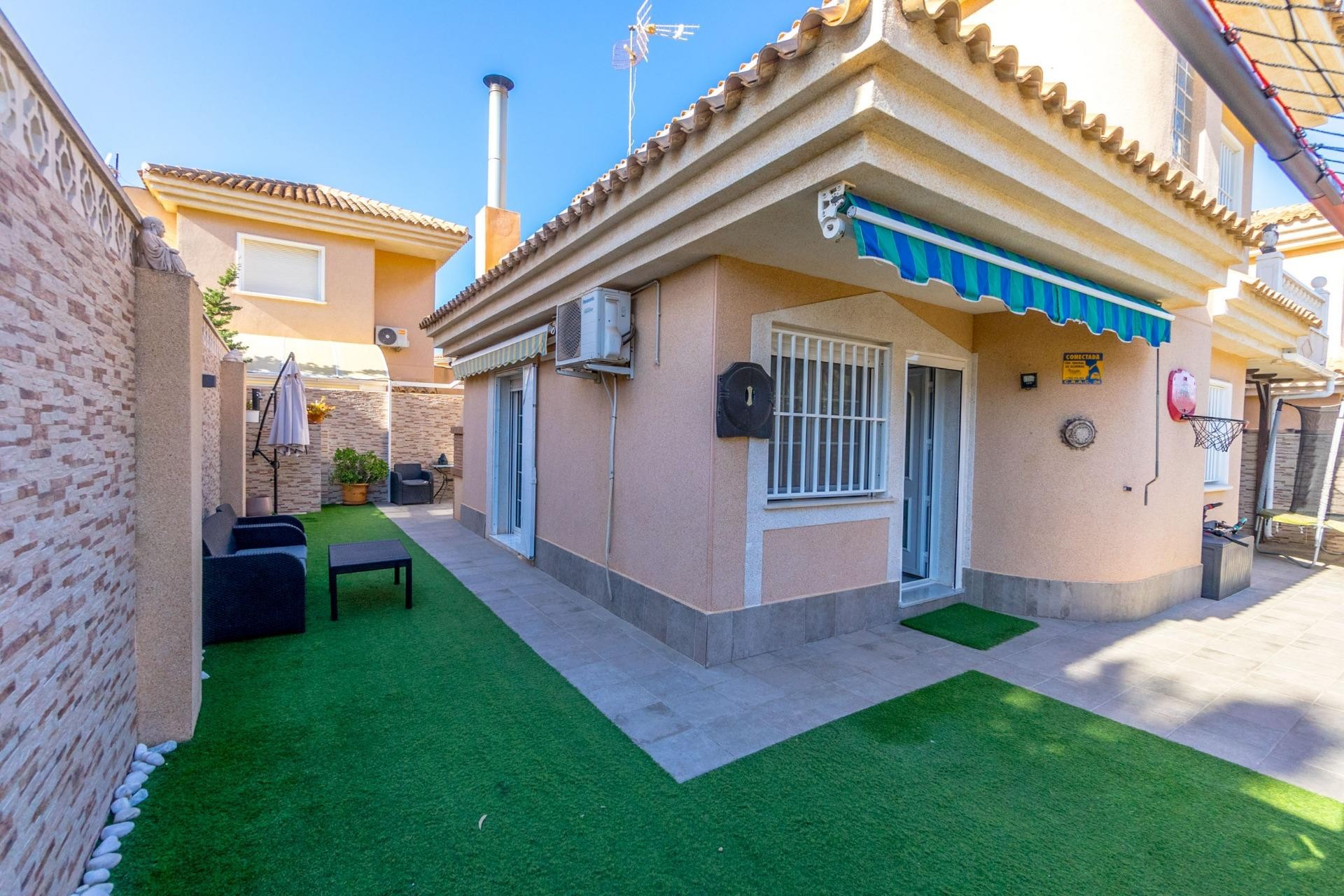 Resale - Villa - Torrevieja - Los Balcones - Los Altos del Edén