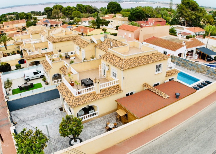 Resale - Villa - Torrevieja - Los Balcones - Los Altos del Edén