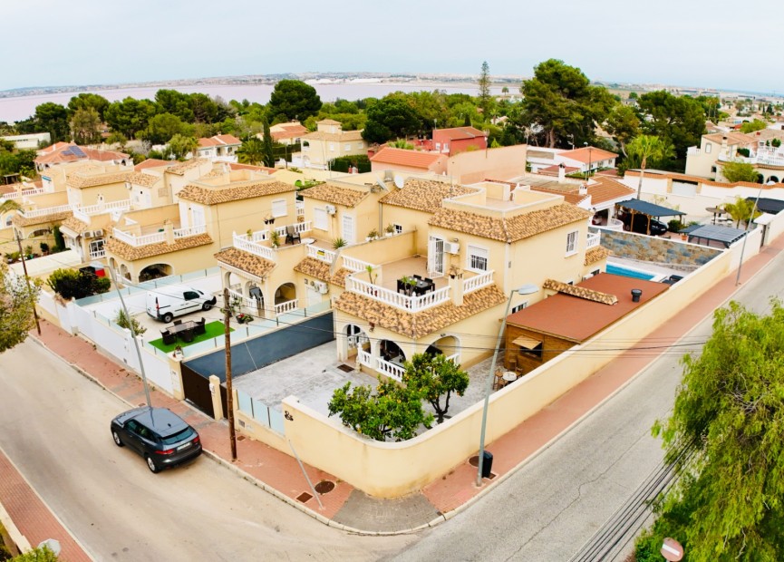 Resale - Villa - Torrevieja - Los Balcones - Los Altos del Edén