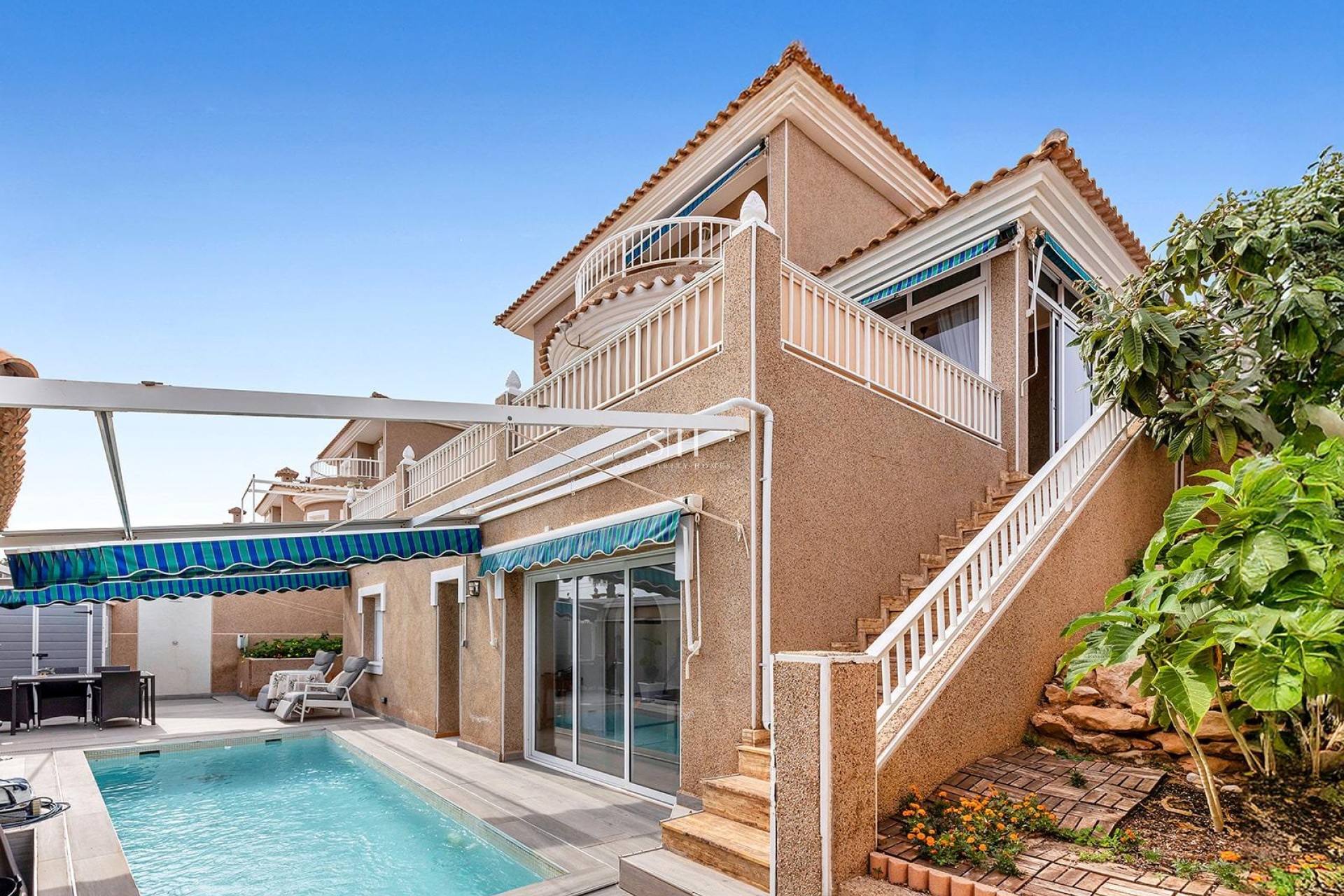 Resale - Villa - Torrevieja - Los Balcones - Los Altos del Edén