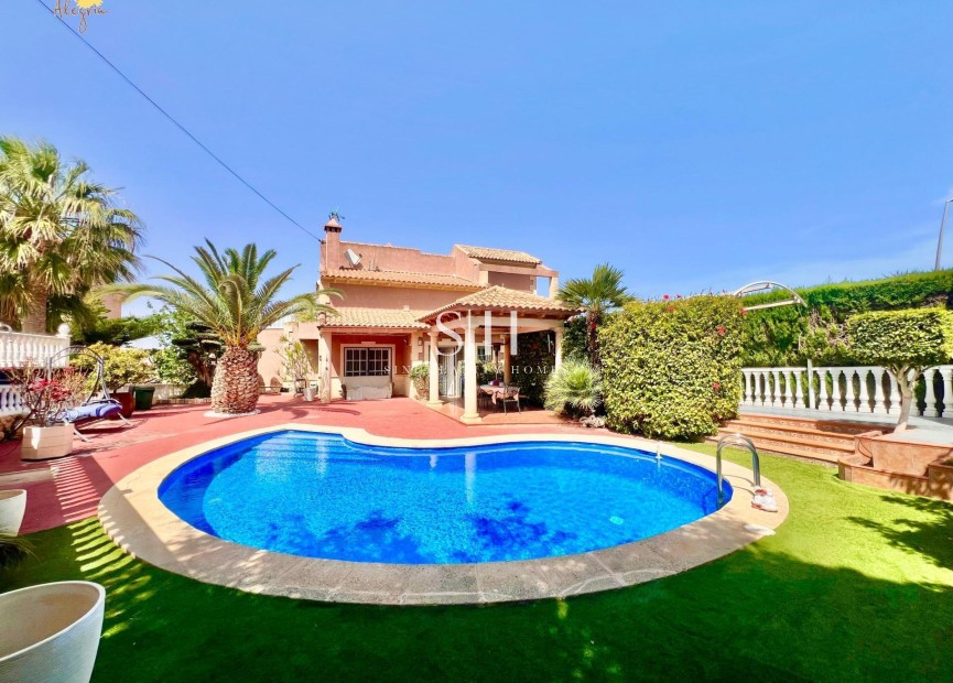 Resale - Villa - Torrevieja - Los Balcones - Los Altos del Edén