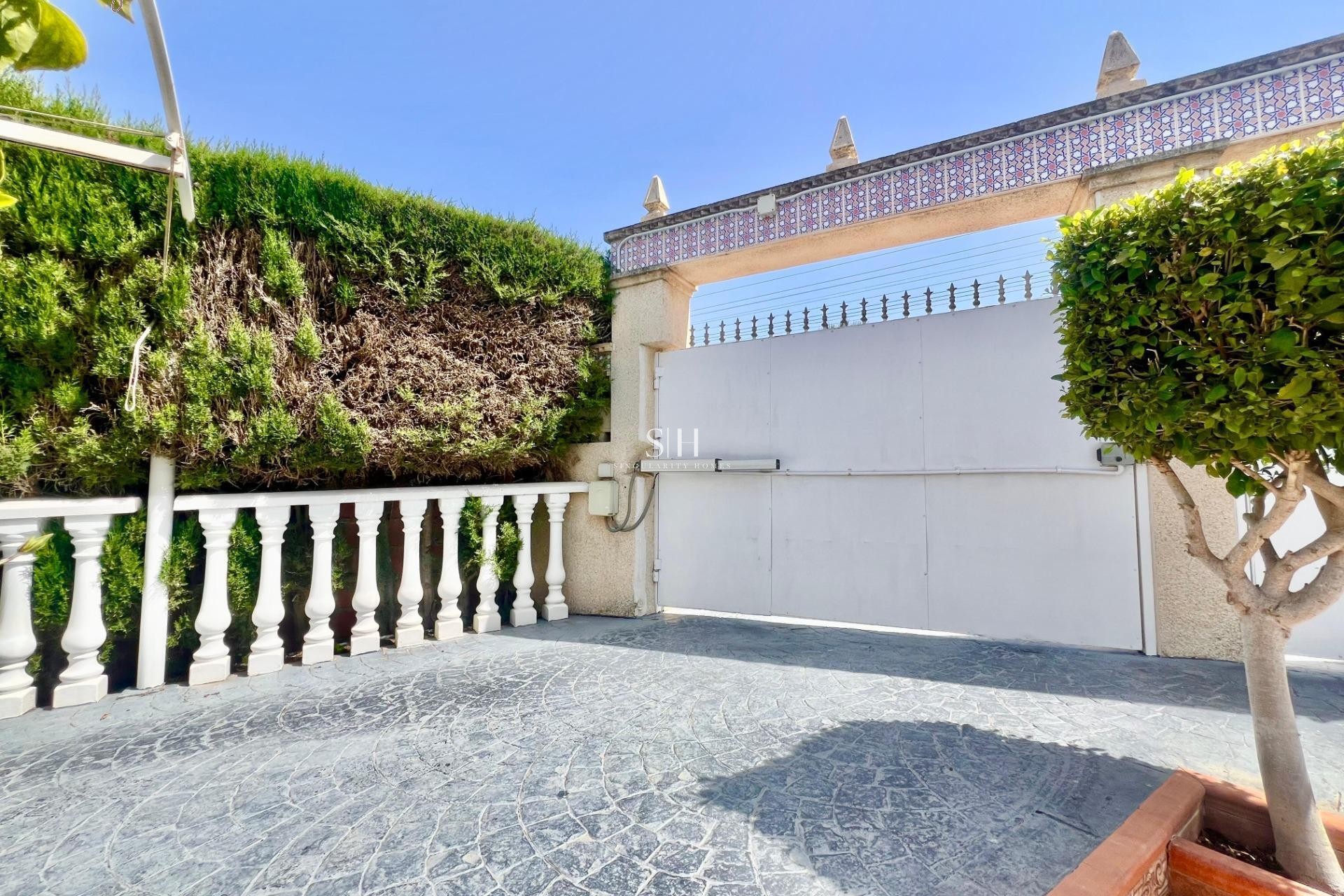 Resale - Villa - Torrevieja - Los Balcones - Los Altos del Edén