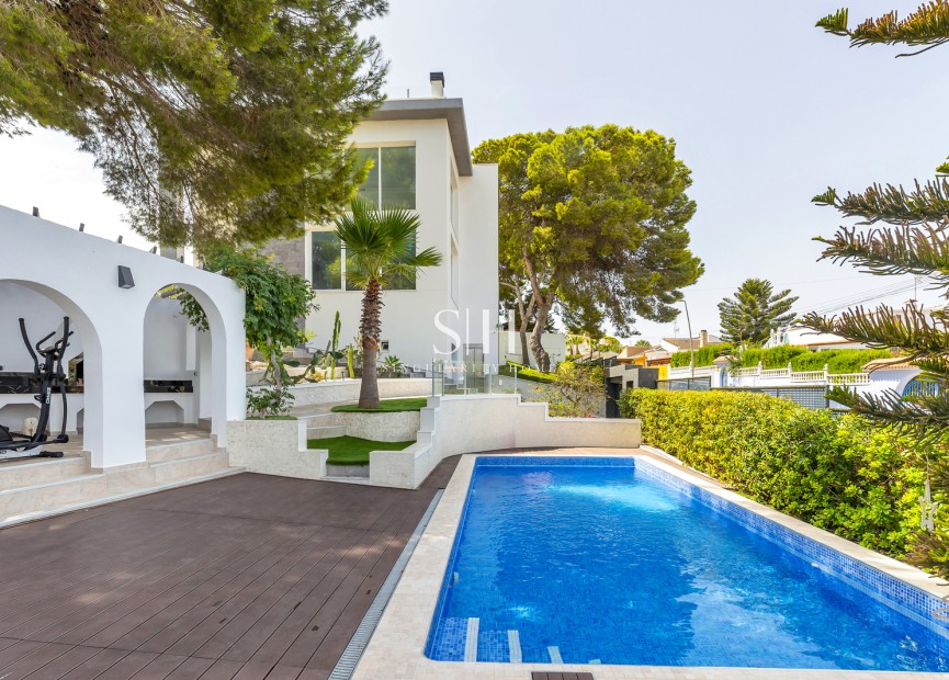 Resale - Villa - Torrevieja - Los balcones