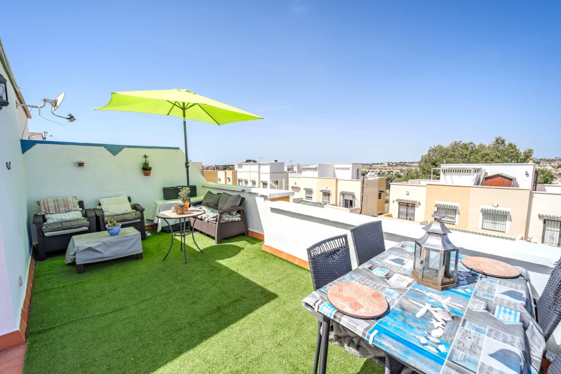 Resale - Villa - Torrevieja - Res Valle de los pinos