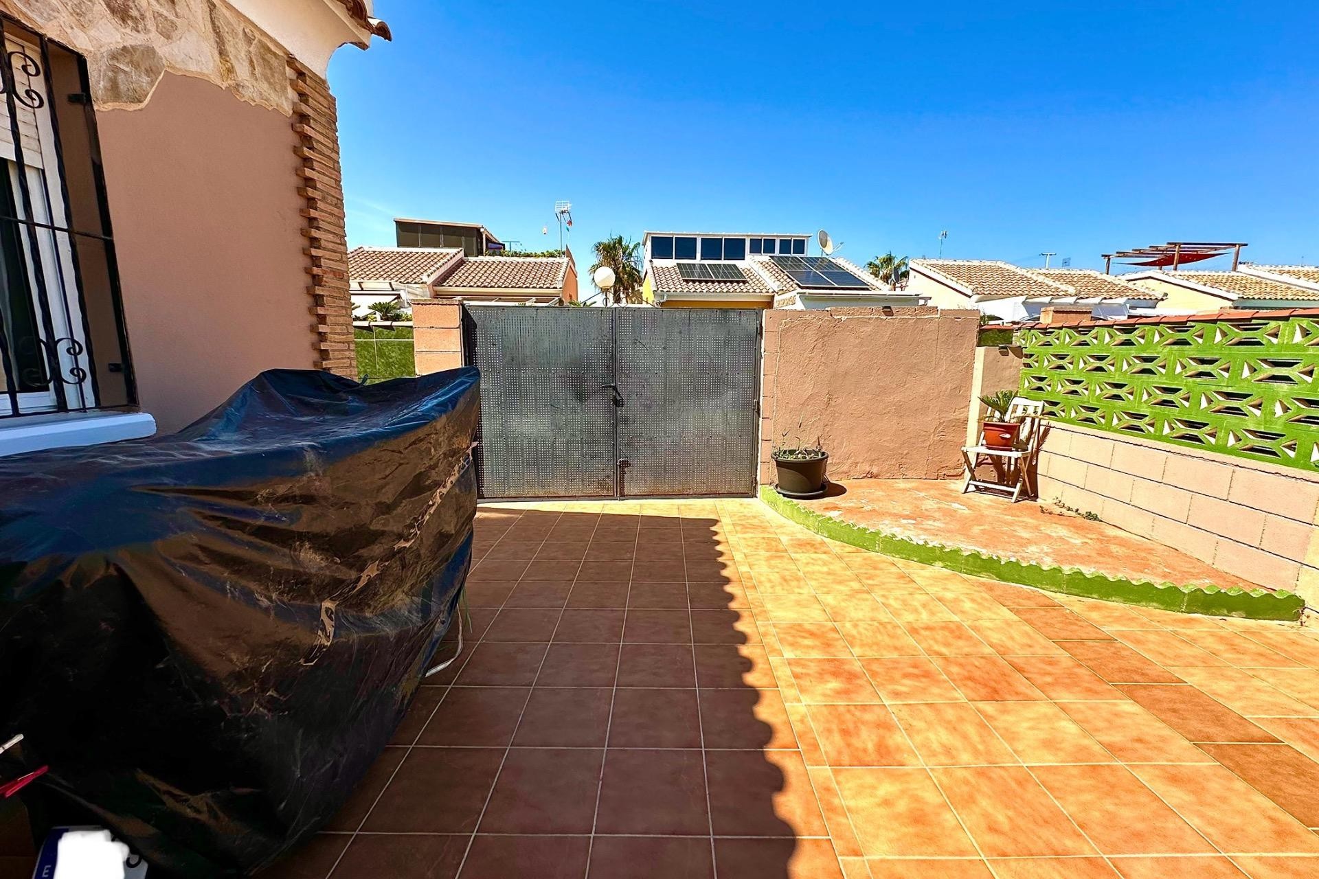 Resale - Villa - Torrevieja - Torretas