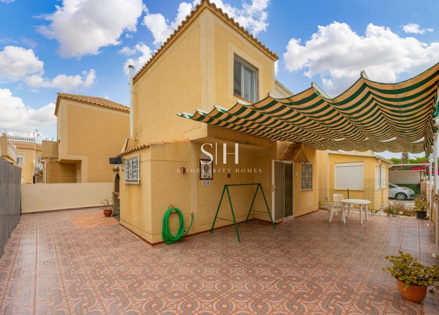 Resale - Villa - Torrevieja - Torretas