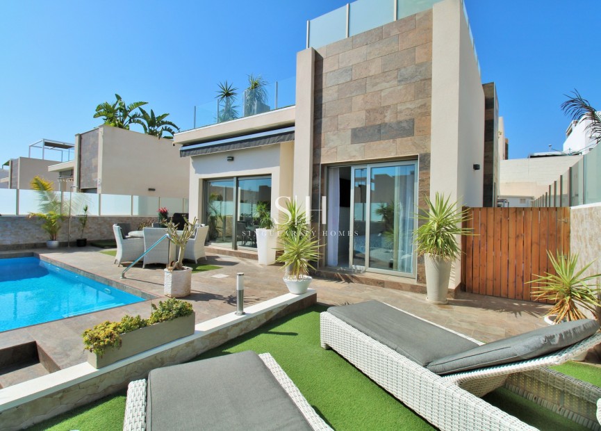 Resale - Villa - Villamartin