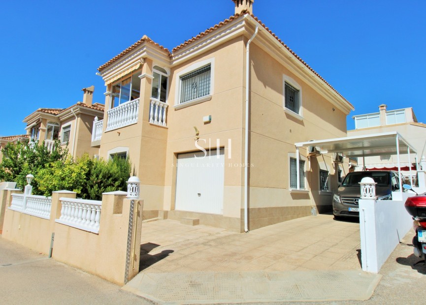 Resale - Villa - Villamartin