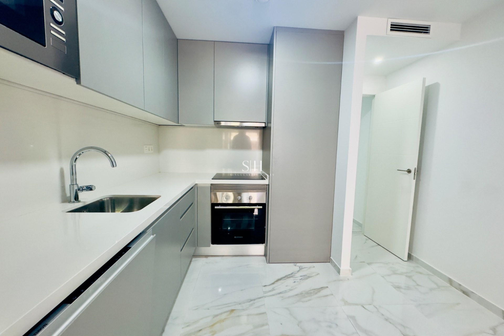 Reventa - Apartamento / piso - Torrevieja - Torrevieja*