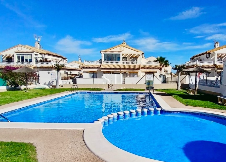 Reventa - Casa - Orihuela Costa - La Florida