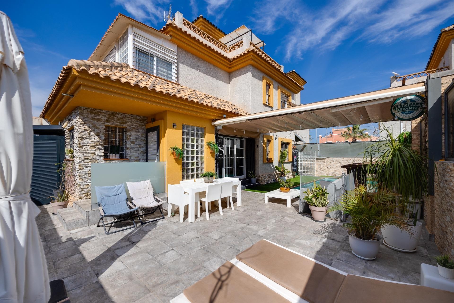 Reventa - Villa - Los Montesinos - La Herrada