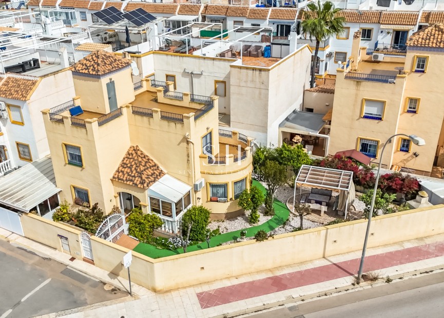 Reventa - Villa - Orihuela Costa - Playa Flamenca