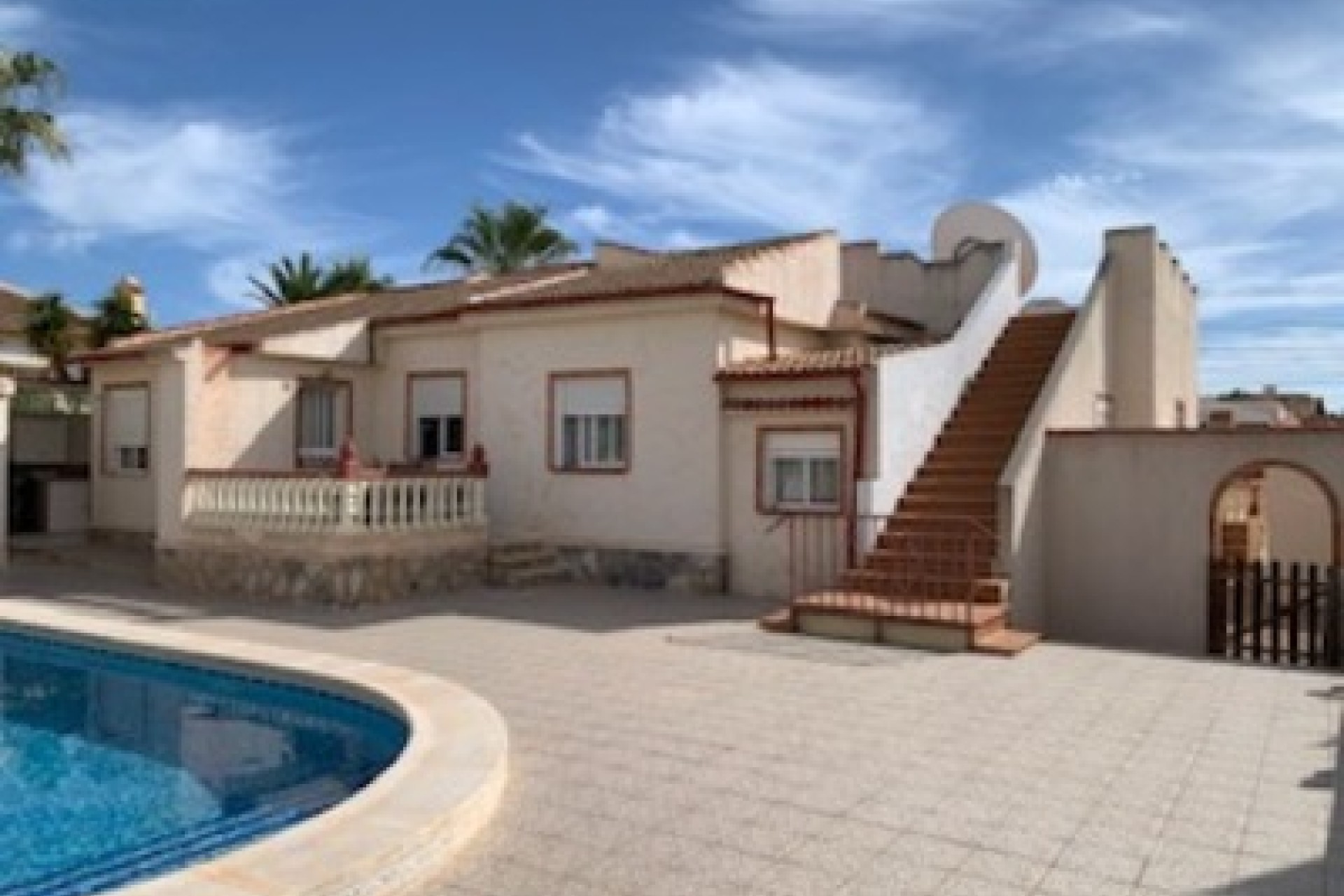 Reventa - Villa - San Luis - Inland