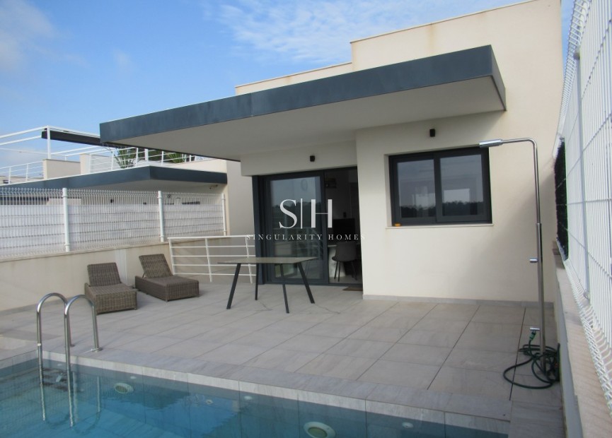 Reventa - Villa - San Miguel de Salinas - Inland