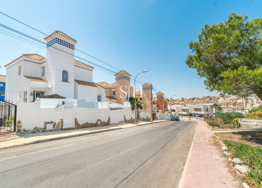 Reventa - Villa - San Miguel de Salinas - Las filipinas