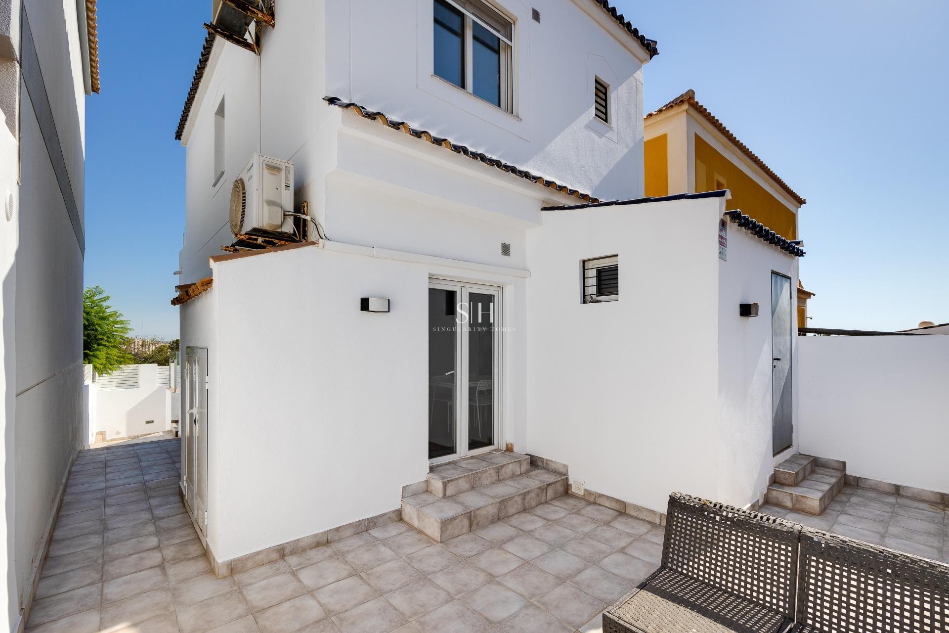 Reventa - Villa - Torrevieja - aguas nuevas