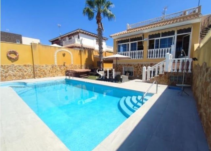Reventa - Villa - Torrevieja - aguas nuevas