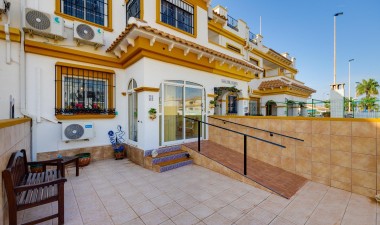 Town House - Återförsäljning - Torrevieja - Aguas Nuevas 2