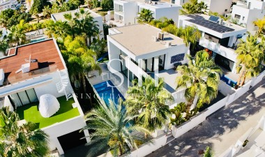 Villa - Återförsäljning - Ciudad Quesada - SH210C