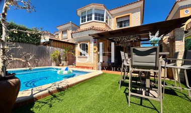 Villa - Återförsäljning - Guardamar del Segura - Costa Blanca