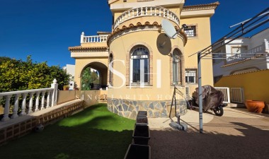 Villa - Återförsäljning - Orihuela Costa - 17486