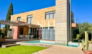 Villa - Återförsäljning - Orihuela Costa - Campoamor
