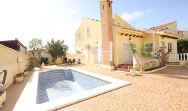 Villa - Återförsäljning - Orihuela Costa - Costa Blanca