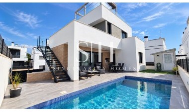 Villa - Återförsäljning - Orihuela Costa - Costa Blanca