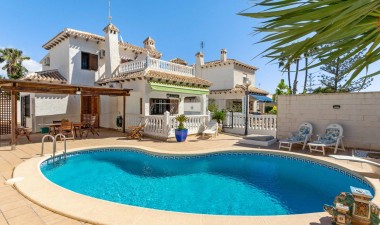 Villa - Återförsäljning - Orihuela Costa - La Zenia