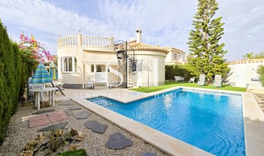 Villa - Återförsäljning - Orihuela Costa - Playa Flamenca