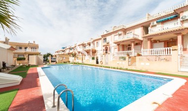Villa - Återförsäljning - Orihuela Costa - Punta Prima