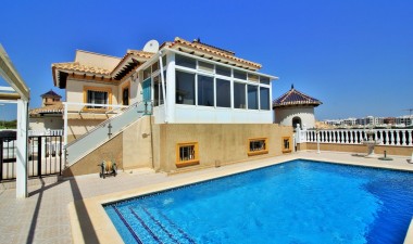 Villa - Återförsäljning - Orihuela Costa - Villamartín