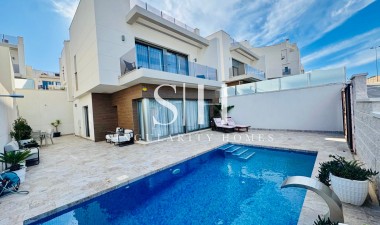 Villa - Återförsäljning - Orihuela Costa - Villamartin