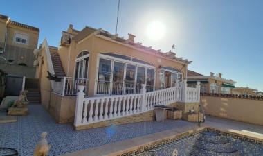 Villa - Återförsäljning - Orihuela - Inland