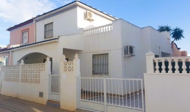 Villa - Återförsäljning - Torrevieja - Costa Blanca