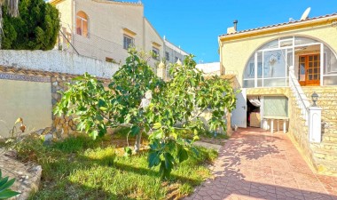 Villa - Återförsäljning - Torrevieja - Costa Blanca