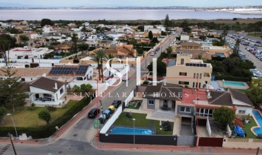 Villa - Återförsäljning - Torrevieja - Costa Blanca