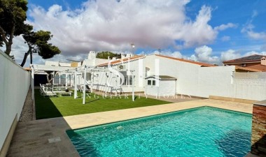 Villa - Återförsäljning - Torrevieja - Costa Blanca