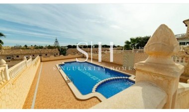 Villa - Återförsäljning - Torrevieja - Costa Blanca