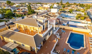 Villa - Återförsäljning - Torrevieja - Costa Blanca