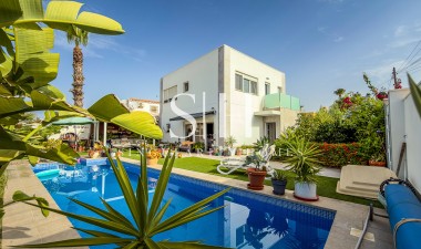 Villa - Återförsäljning - Torrevieja - Costa Blanca