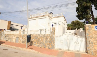 Villa - Återförsäljning - Torrevieja - Costa Blanca
