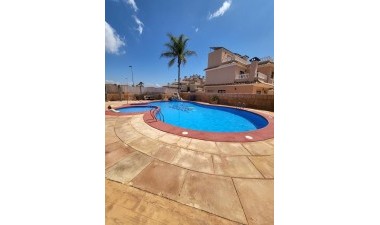 Villa - Återförsäljning - Torrevieja - Costa Blanca