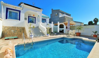 Villa - Återförsäljning - Torrevieja - El Chaparral