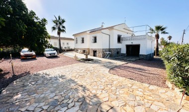 Villa - Återförsäljning - Torrevieja - La Siesta - El Salado -  Torreta