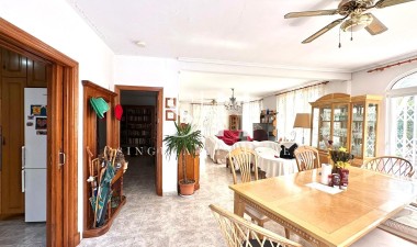 Villa - Återförsäljning - Torrevieja - Los Balcones - Los Altos del Edén