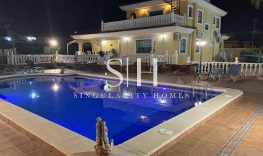 Villa - Återförsäljning - Torrevieja - Los Balcones - Los Altos del Edén