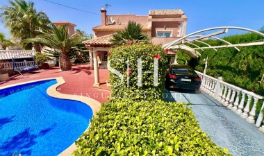 Villa - Återförsäljning - Torrevieja - Los Balcones - Los Altos del Edén